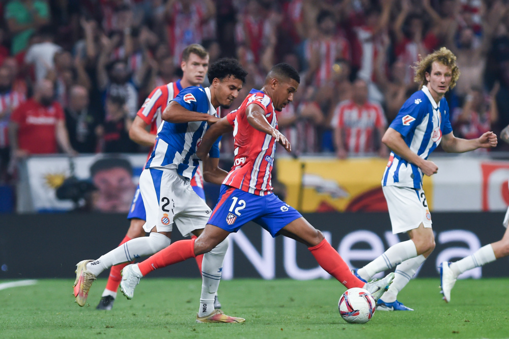 每体：预计拉菲尼亚周二就能随全队合练；霍安下场有可能首发（每体：拉菲尼亚有望周二随队合练，霍安下轮或首发）