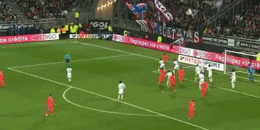 德天空：目前谢什科和曼联的转会进展远高于西蒙斯与切尔西