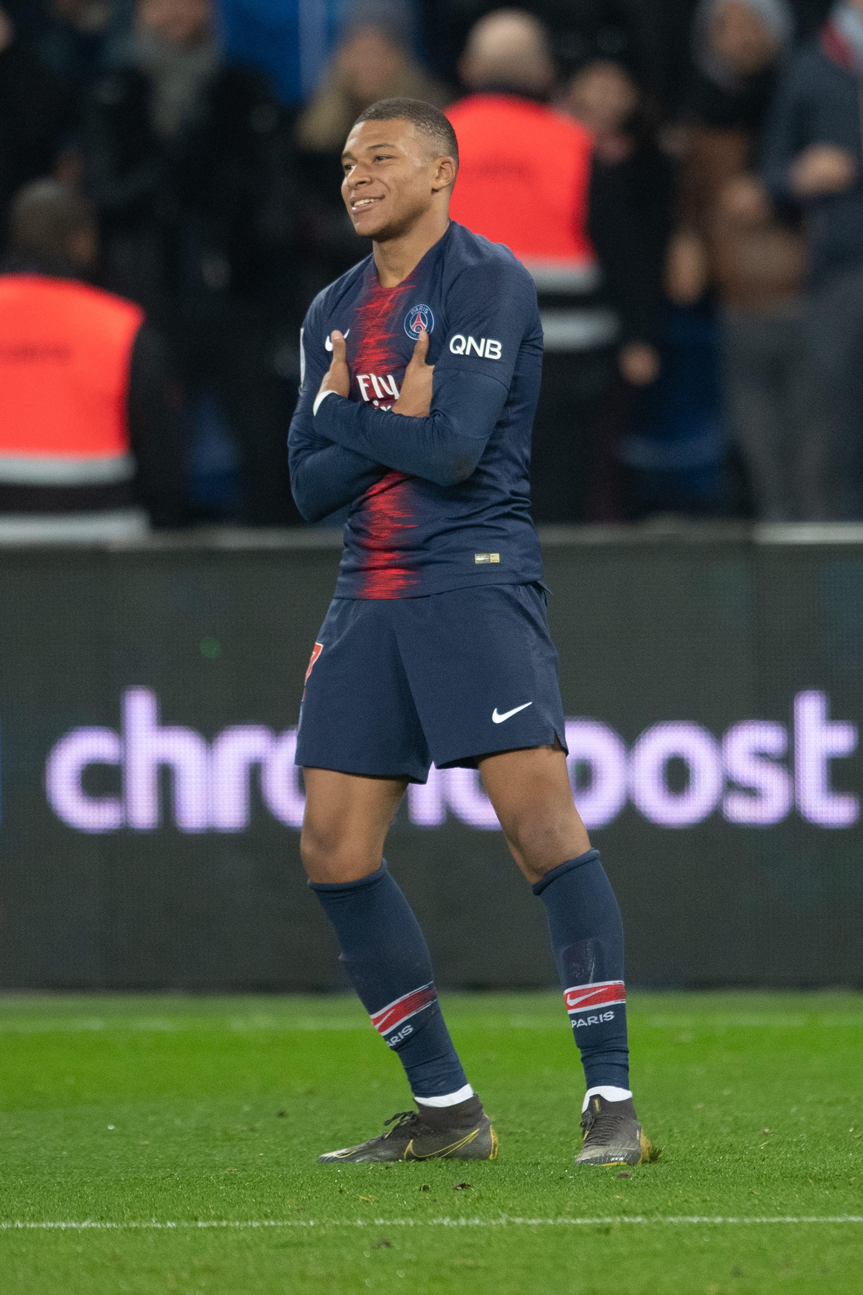 利物浦欧冠客场取分战平切尔西（欧冠客场争分，利物浦战平切尔西）