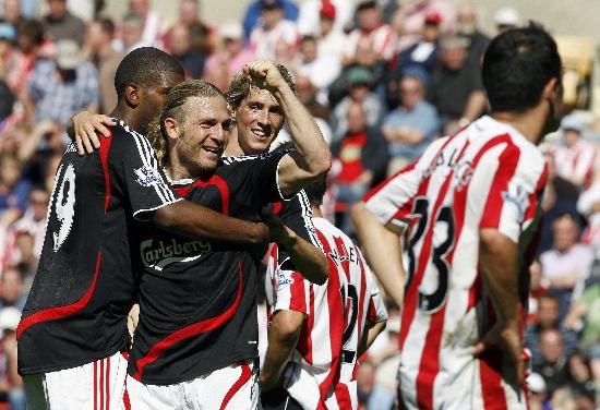 欧冠92年改制后戴帽数前10：梅西、C罗8次第1，姆巴佩5次第4（欧冠改制后（1992起）帽子戏法前十：梅西、C罗各8次并列第一，姆巴佩5次位列第4）