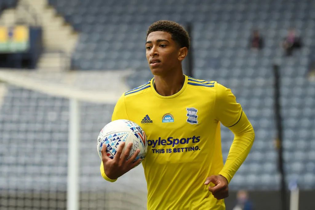 哈登新赛季助攻榜领跑联盟