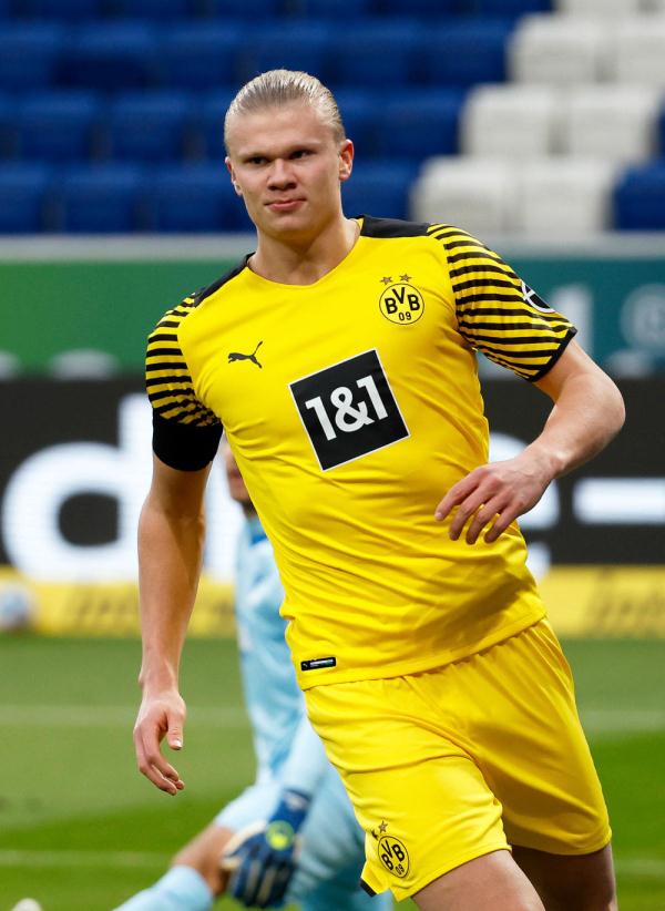 塞维利亚官方：因俱乐部上诉，主场部分看台关闭的处罚将暂停（塞维利亚官宣：俱乐部上诉获受理，主场部分看台关闭处罚暂缓执行）