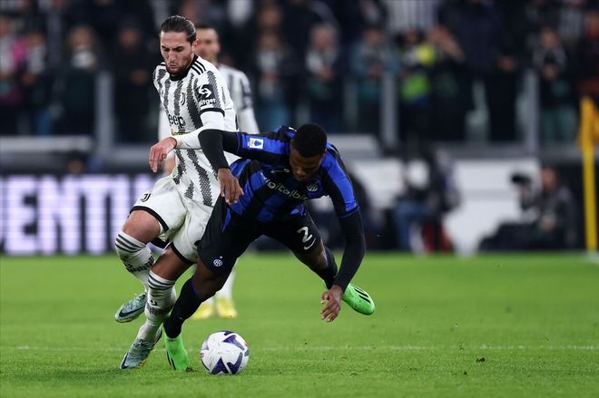 姆希塔良：如果说一名像来自另一级别的球员，我会选扎尼奥洛（姆希塔良：看起来像更高一级别的球员？我选扎尼奥洛）