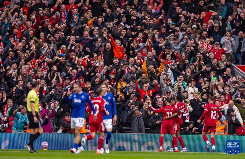 瑞士国脚曼赞比：扎卡是一名非常棒的队长，很高兴我们拥有他（瑞士国脚曼赞比盛赞扎卡：出色的队长，拥有他真让人高兴）