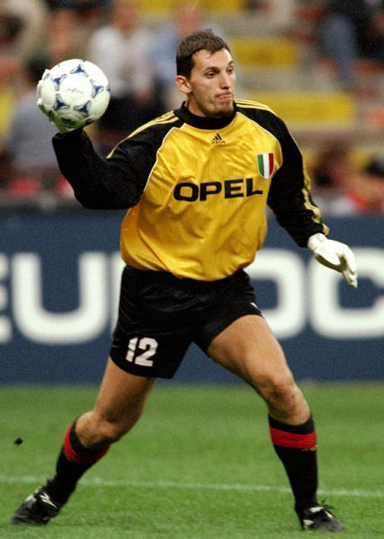 记者：加图索准备征召帕莱斯特拉，已派意大利队球探多次考察（记者：加图索拟征召帕莱斯特拉，意大利队球探已频繁考察）