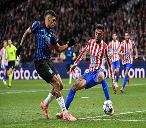 Score90排皇马+巴黎阵容：维尼修斯、姆巴佩、登贝莱三叉戟（Score90拟定皇马×巴黎合体阵：维尼修斯携手姆巴佩、登贝莱组成三叉戟）