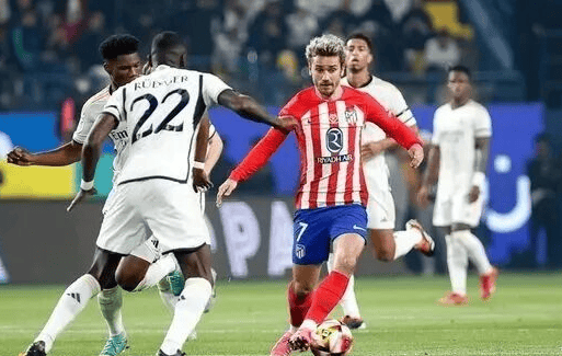 英超战报：亚当斯中圈吊门，勒菲传射，桑德兰3-2伯恩茅斯（英超快讯：亚当斯中圈吊射，勒菲传射建功，桑德兰3-2险胜伯恩茅斯）