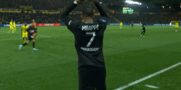 卡恩：纳格尔斯曼应该停止试验；拜仁和于帕续约的代价很昂贵